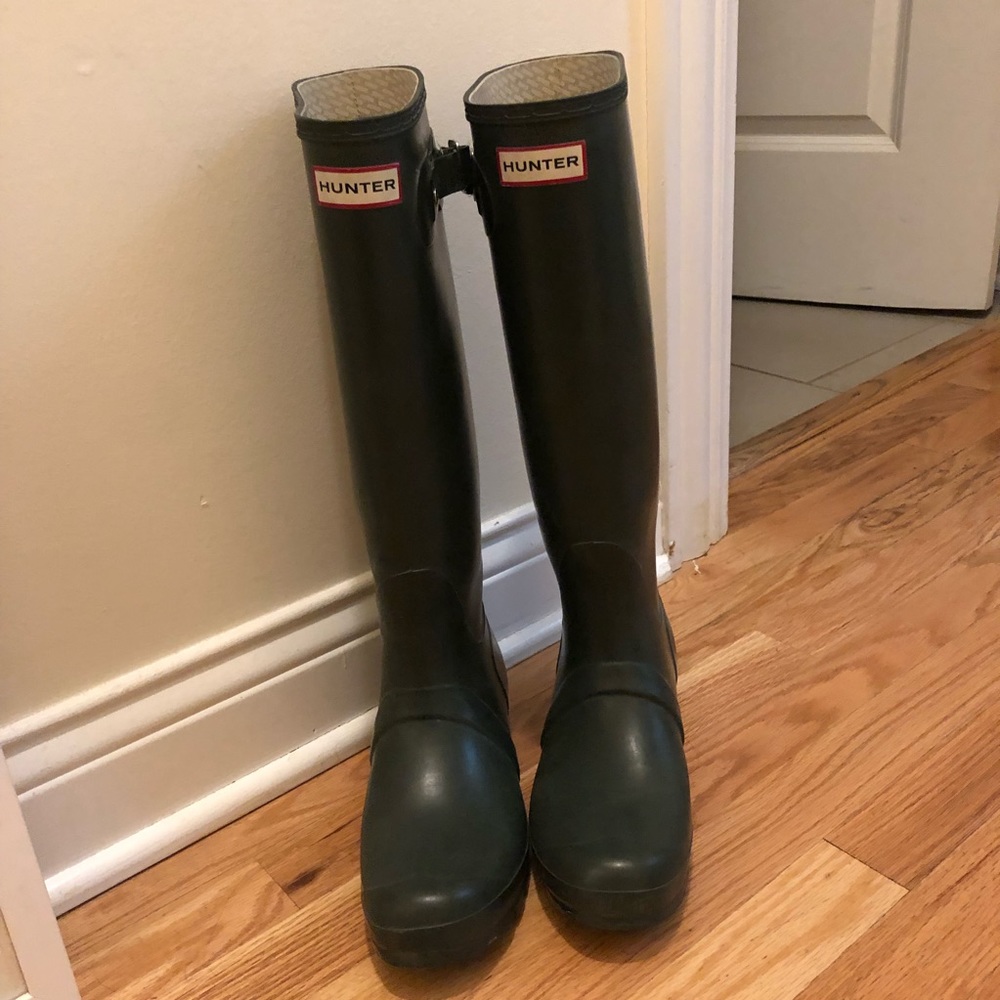Hunter Tall Dark Green Rain Boots Size 8